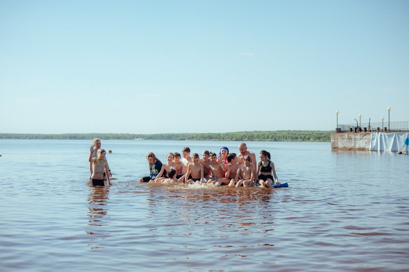 Лагерная неделя в «Лагуне Юг»: отряды детей, подростков и взрослых на параллельных активностях