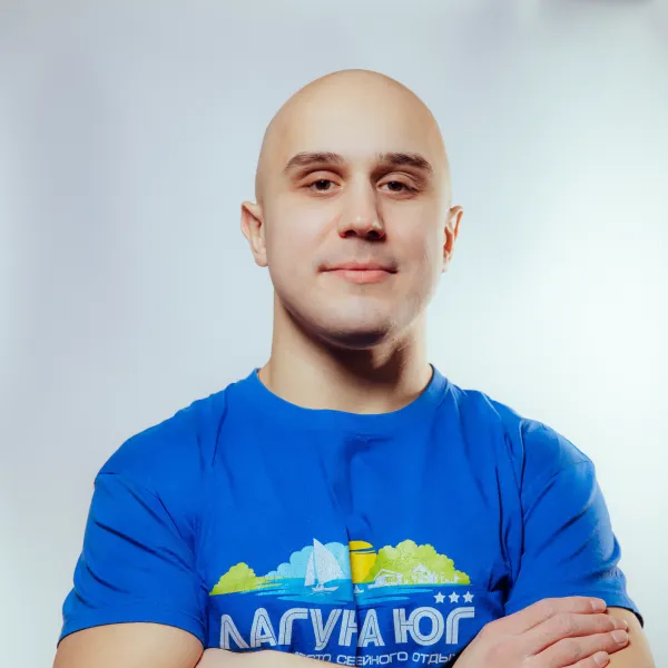 Вожатый Ярослав Юрин